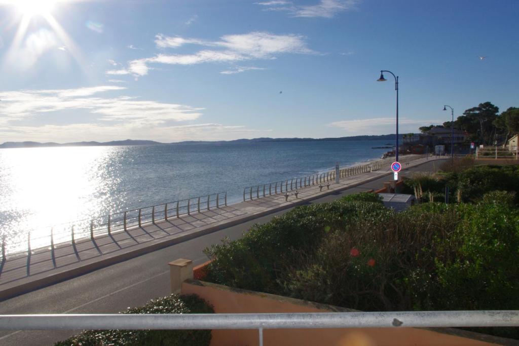 Aparthotel Les Stoechades Hyères Habitación foto