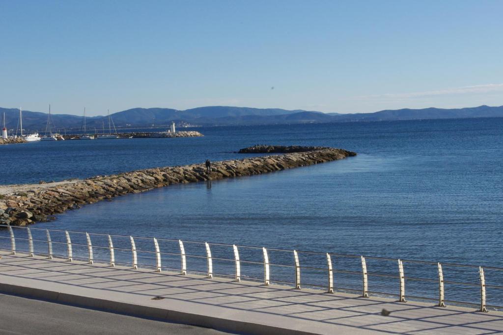 Aparthotel Les Stoechades Hyères Exterior foto
